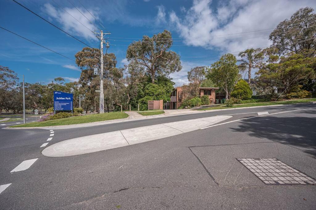 Modern 2 Brm Cottage At Eastland Ringwood Exterior photo